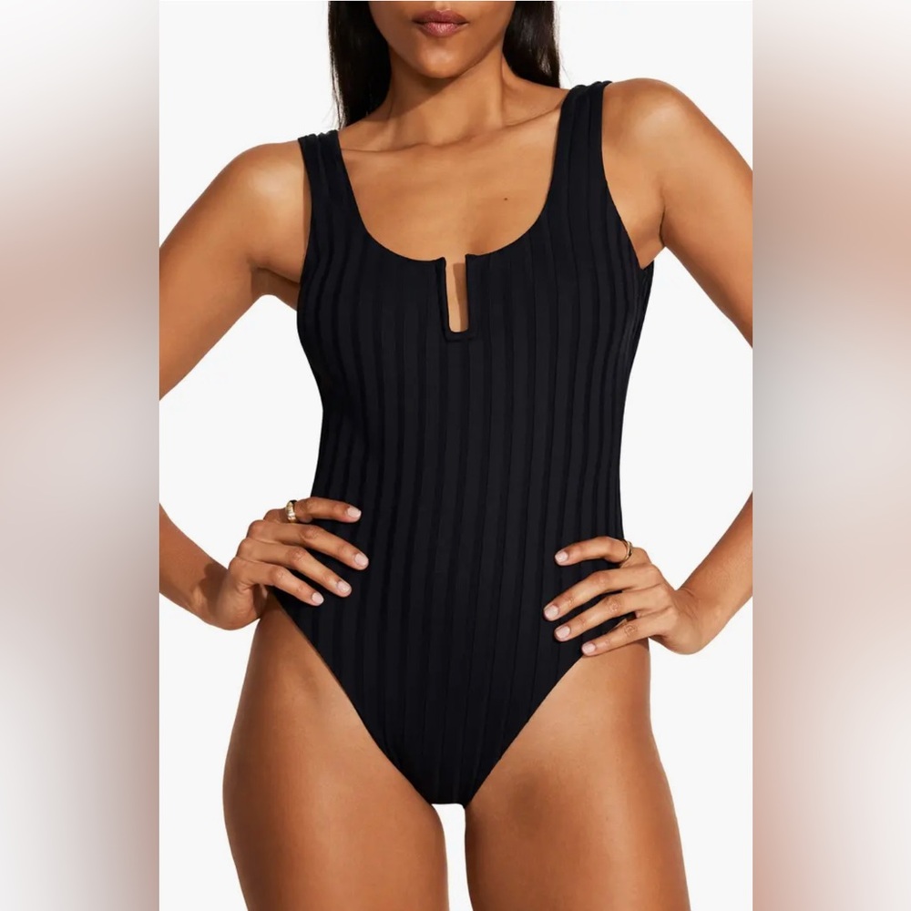 Vitamin A Ursula U-Wire Rib One-Piece Swimsuit in Black Superib; Size: Small